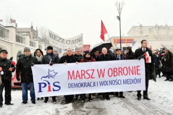 Marsz PiS w obronie demokracji i wolności mediów