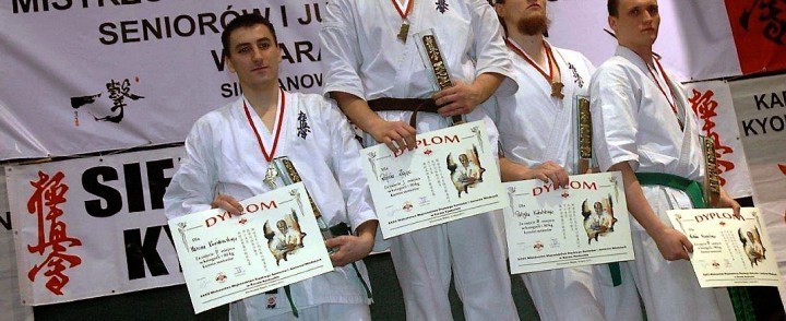 Dąbrowski karateka wraca z medalem
