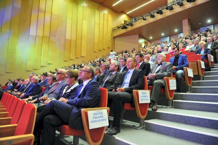 Video z uroczystej sesji Rady Miejskiej w Sosnowcu z okazji XXV-lecia Samorządu Terytorialnego.