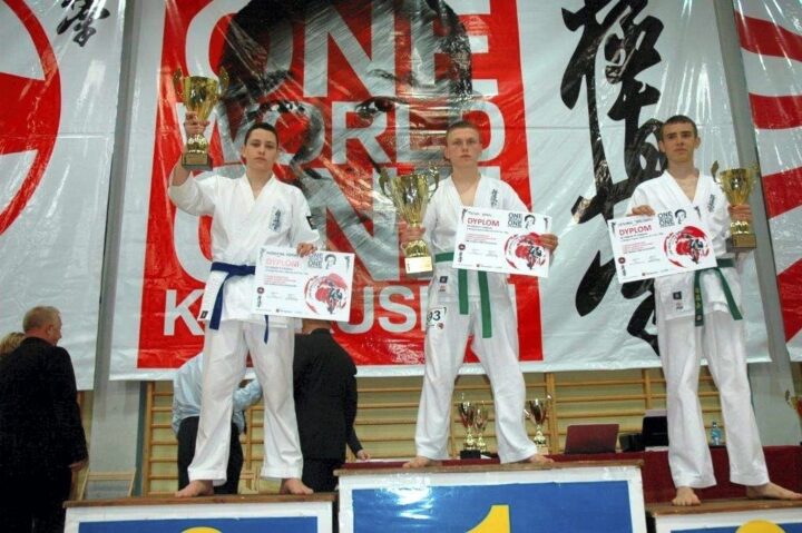 Trzy medale dla dąbrowskich karateków