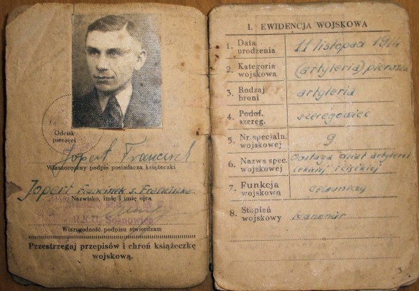 Książeczka wojskowa Franciszka Joperta z 1949 roku. Fot. Dariusz Majchrzak