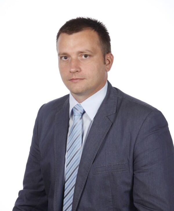 Tomasz Mędrzak – „Kuriozalny apel potępiający zmiany ustrojowe w samorządzie”
