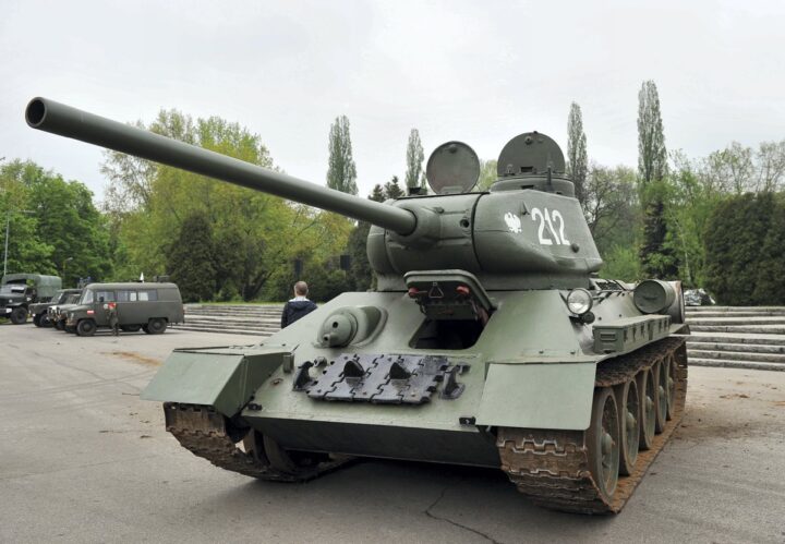 Kultowy czołg „gwiazdą” Pikniku Militarnego w Parku Sieleckim